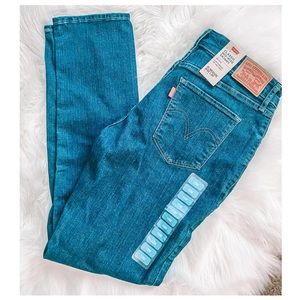 NWT Levi Jeans Classic Mid Rise Skinny